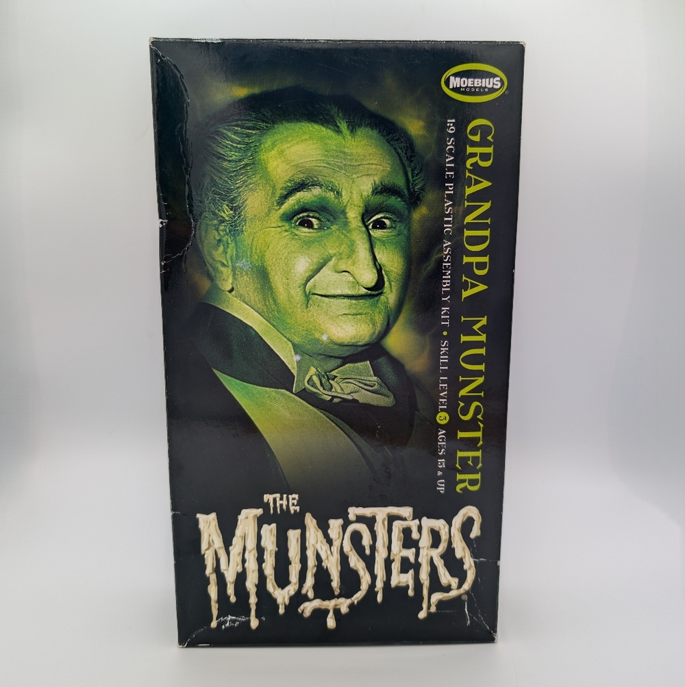 GRANDPA MUNSTER MODEL KIT #934